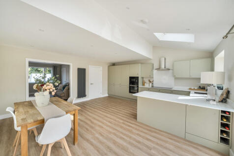 1348363-11-68bb01...