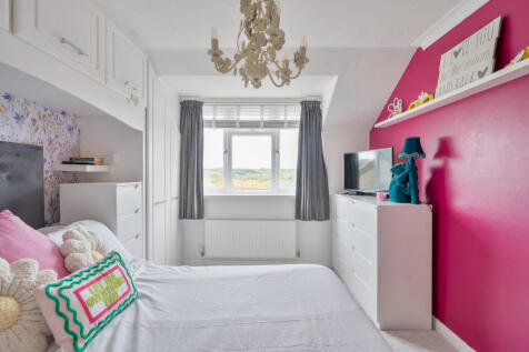 1366029-16-68f75f...