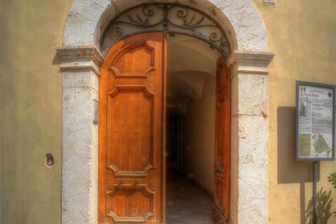 Grand entrance doors