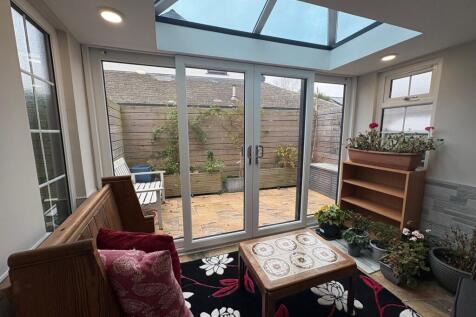 4 Bedrooms
