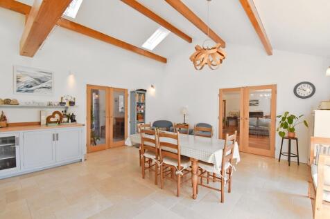 Kitchen / Breakfast Room