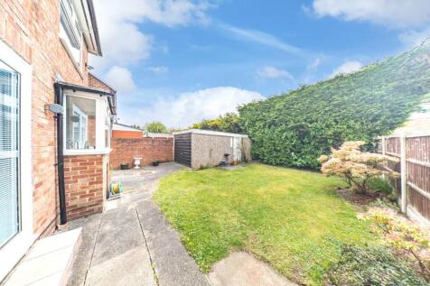 17 Arnside Avenue garden 2.jpg
