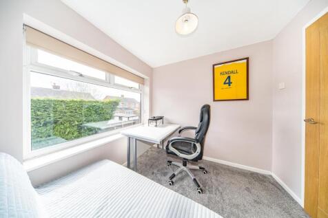 17 Arnside Avenue bedroom 3.jpg