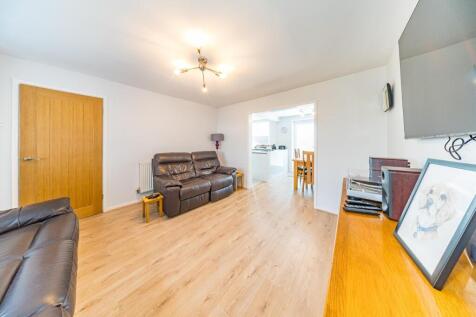17 Arnside Avenue lounge.jpg