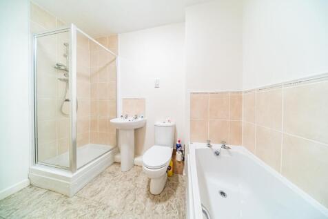 Bridgefield Court bathroom.jpg