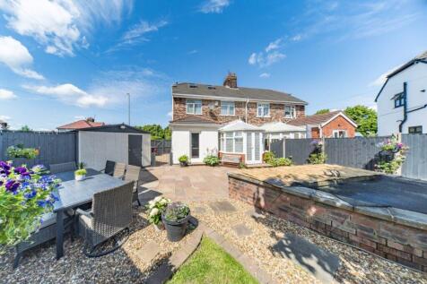 1 Longview Drive garden 4.jpg