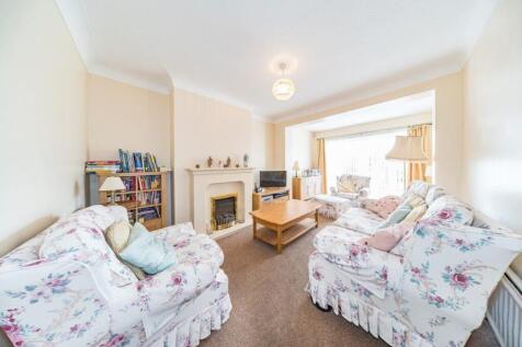 10 fairholme ave lounge.jpg