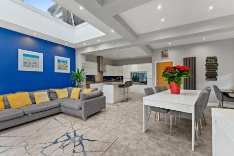 2 Old Lane family room and kitchen.jpg