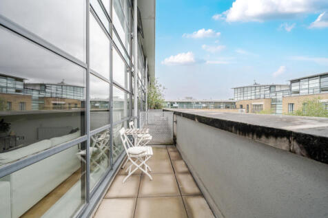 1332104-4-688b37a...