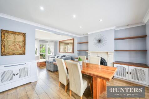 TUDOR DRIVE,  (15).jpg