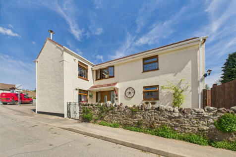 Beautiful Character Home with Three double bedroo