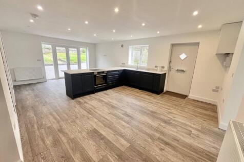 Kitchen / Dining Area