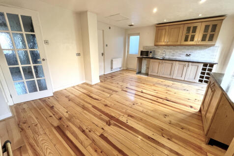 Kitchen | Breakfast Room