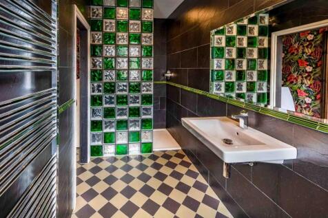 DSC_5306-Edit_bathroom.jpg