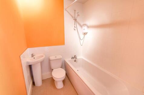 DSC_5284-Edit_bathroom.jpg