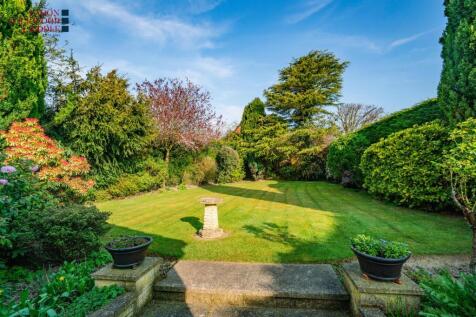 Rear Garden 2.jpg
