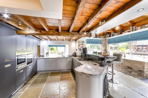 Open Plan Kitchen and Dining Areaa