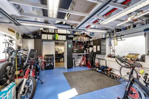 Double Garage and Workshop