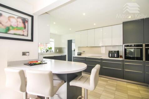 KITCHEN/BREAKFAST RM