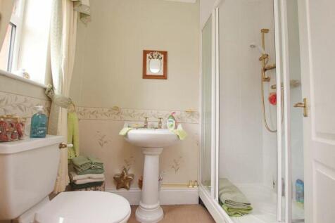 Bedroom three En-suite