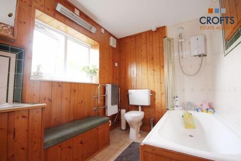 Bathroom suite