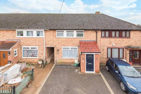 3 Bedroom Houses To Rent In Slough Berkshire Rightmove