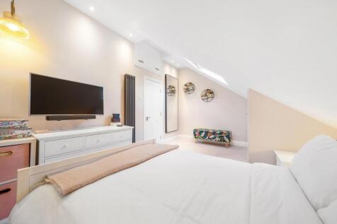 Principal Bedroom (3).JPG