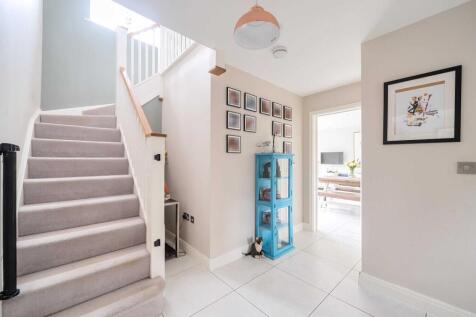 1349683-32-68c1b2...