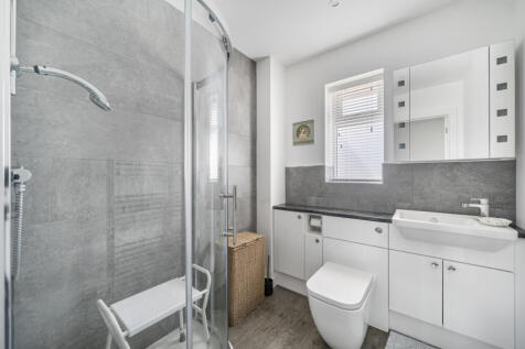 1344816-4-68b0386...