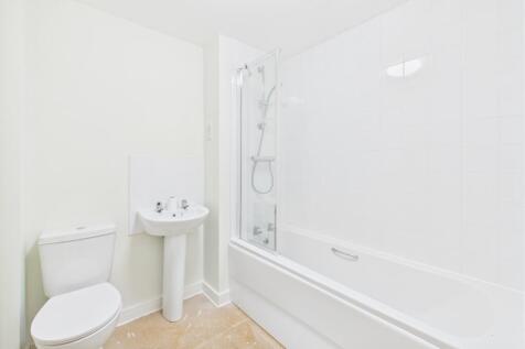 CAM03162G0-PR0256-STILL014