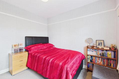 CAM03162G0-PR0359-STILL014