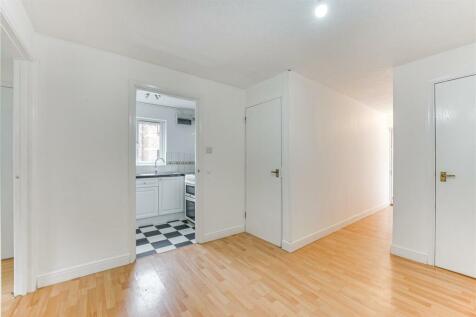 57 Tudor Close-6.jpg