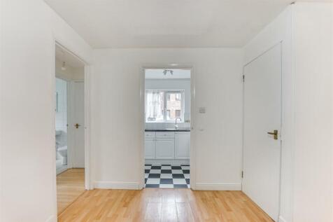 57 Tudor Close-5.jpg