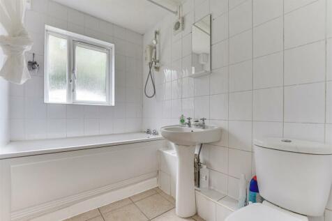 57 Tudor Close-3.jpg