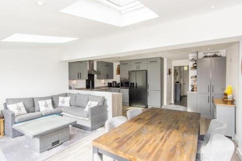 Family Dining Kitchen