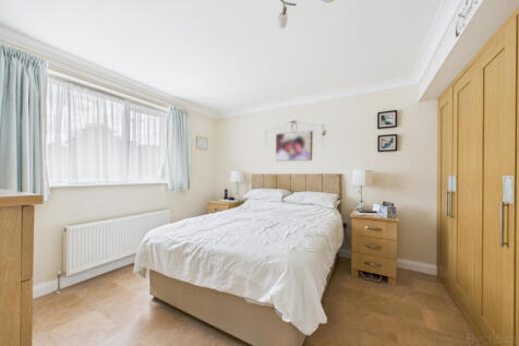 CAM05449G0-PR0027-STILL002