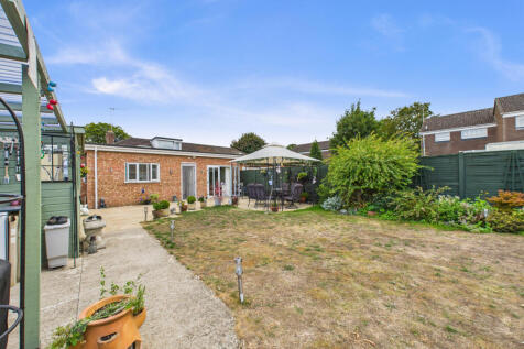 CAM05449G0-PR0027-STILL009