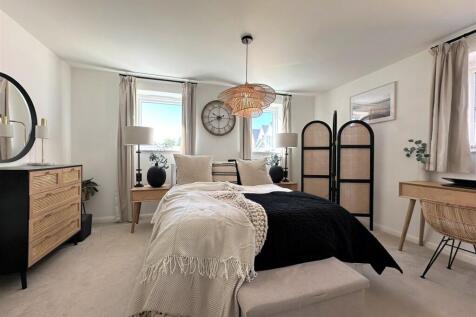 PRINCIPAL BEDROOM...