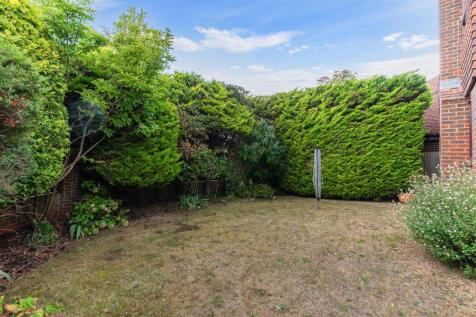 HAWTHORNE CLOSE,1 - (17).jpg