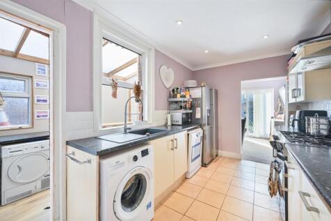 LYME REGIS ROAD, 34- (6).jpg