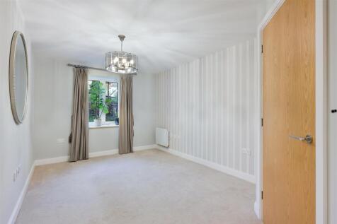 GOLDFINCH HOUSE, FLAT 3  (10).jpg