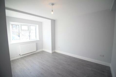 2 Bedroom Flats To Rent In Edmonton North London Rightmove