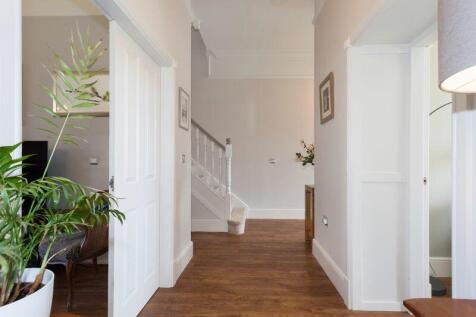 L SHAPED RECEPTION HALL
