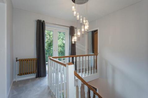 GALLERIED LANDING