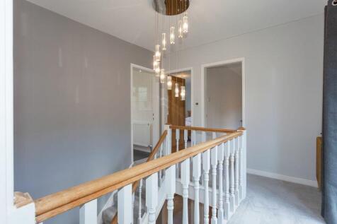 GALLERIED LANDING