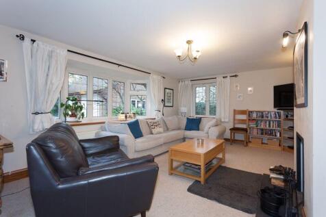 SITTING ROOM/SNUG