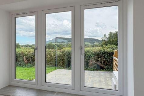 OPEN PLAN LIVING DINING KITCHEN