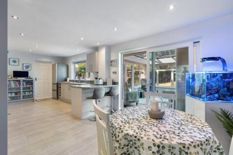 Kitchen/Breakfast Rm