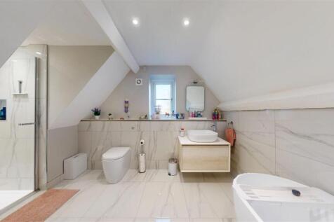 SHOWER &amp; BATHROOM