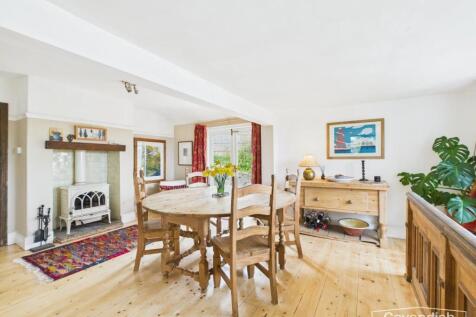 DINING/SITING ROOM